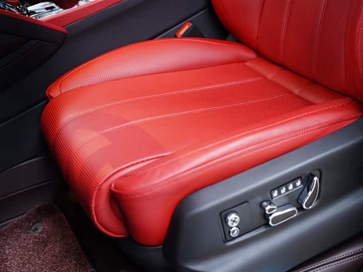 Фото 27 - Bentley Bentayga