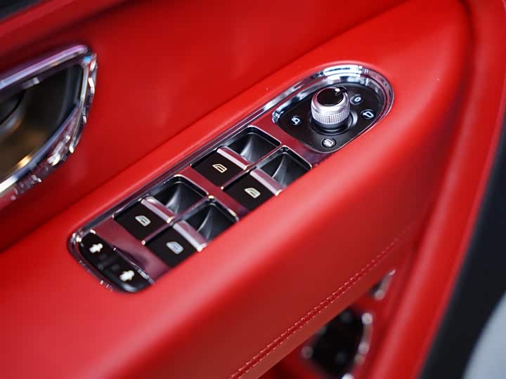 Фото 30 - Bentley Bentayga