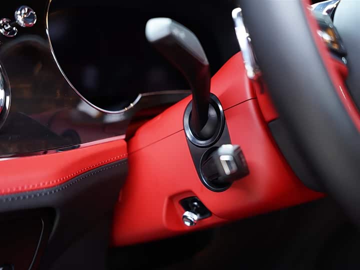 Фото 36 - Bentley Bentayga