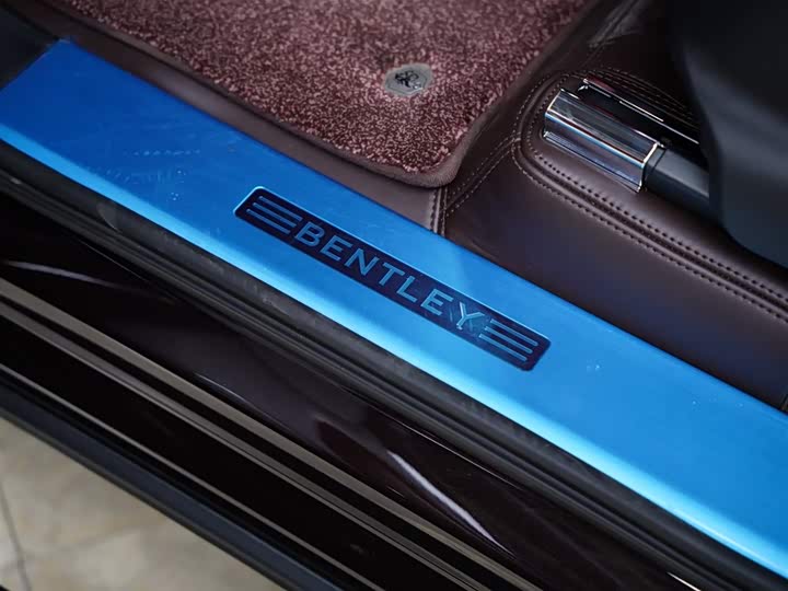 Фото 37 - Bentley Bentayga