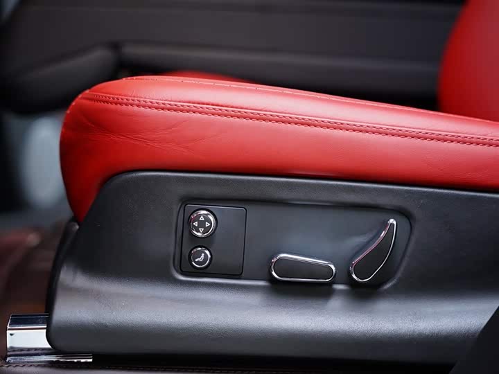 Фото 41 - Bentley Bentayga