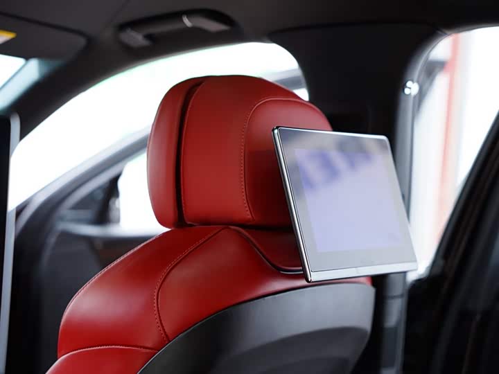 Фото 43 - Bentley Bentayga