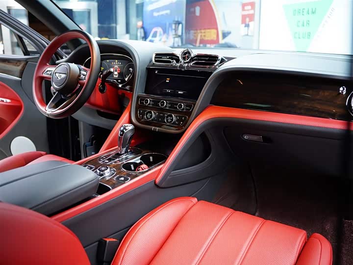 Фото 51 - Bentley Bentayga