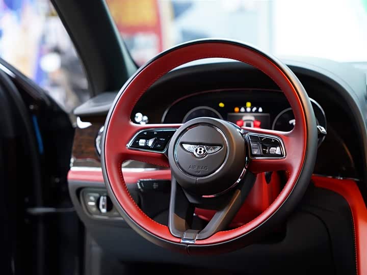 Фото 53 - Bentley Bentayga