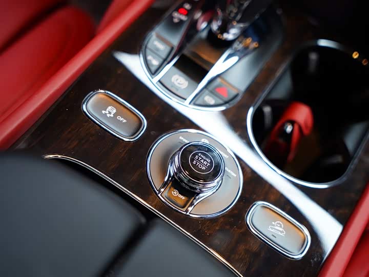 Фото 55 - Bentley Bentayga