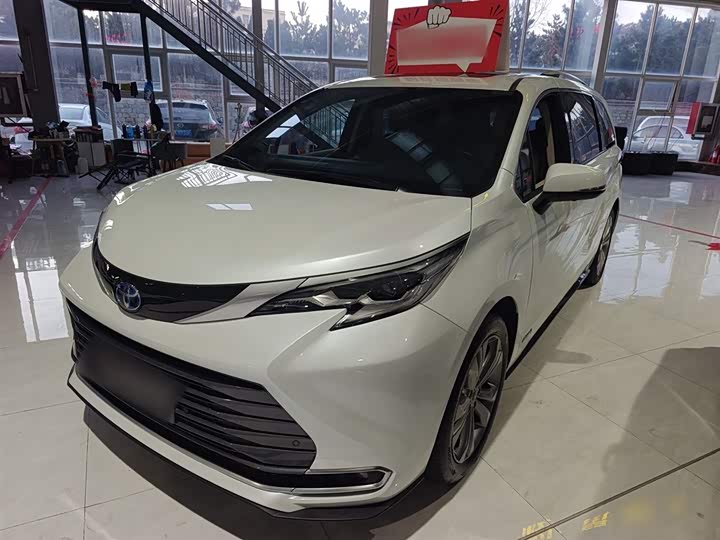 Фото 1 - Toyota Sienna