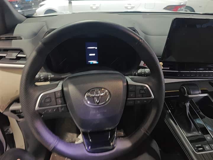 Фото 11 - Toyota Sienna