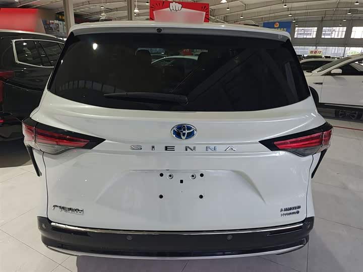 Фото 6 - Toyota Sienna