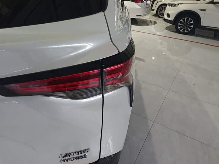 Фото 8 - Toyota Sienna