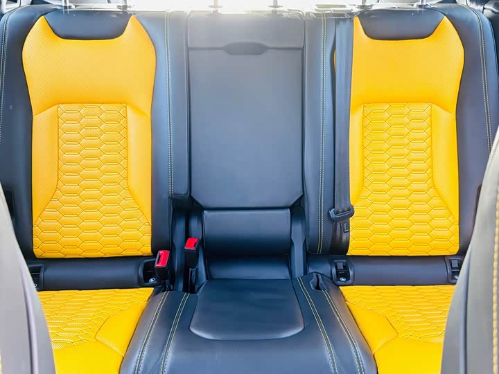 Фото 16 - Lamborghini Urus