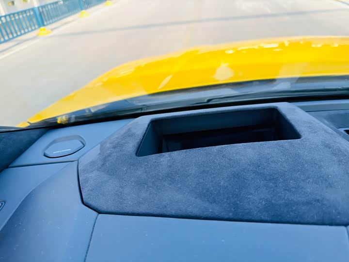 Фото 19 - Lamborghini Urus