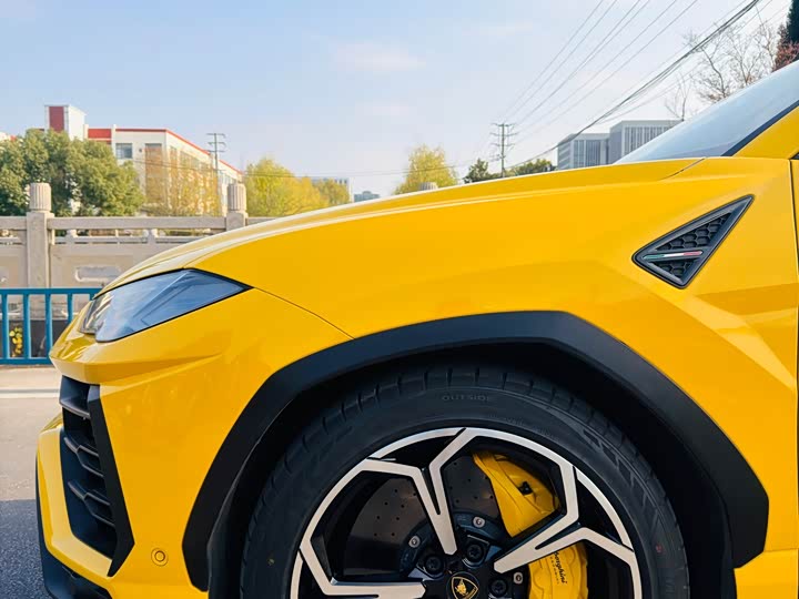 Фото 7 - Lamborghini Urus