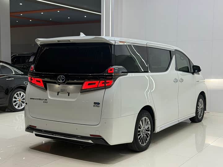 Фото 21 - Toyota Vellfire