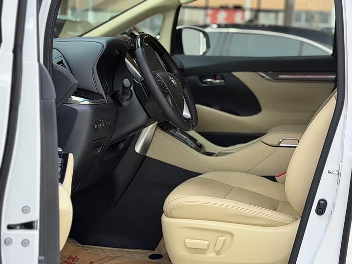 Фото 6 - Toyota Vellfire