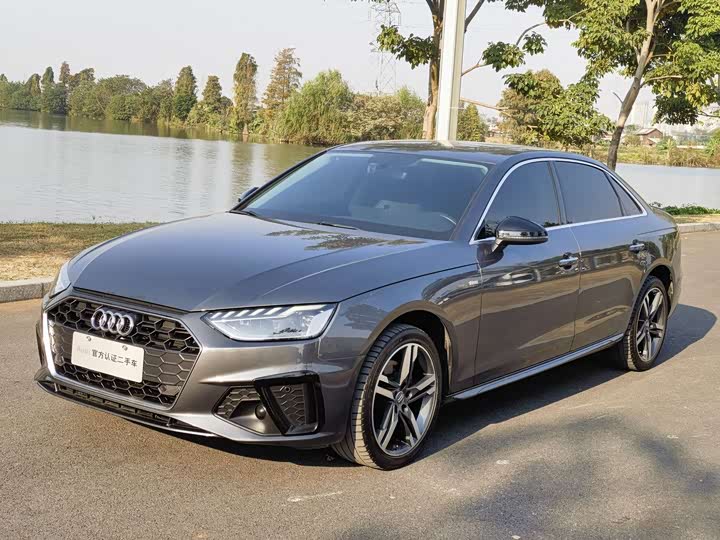 Фото 1 - Audi A4L