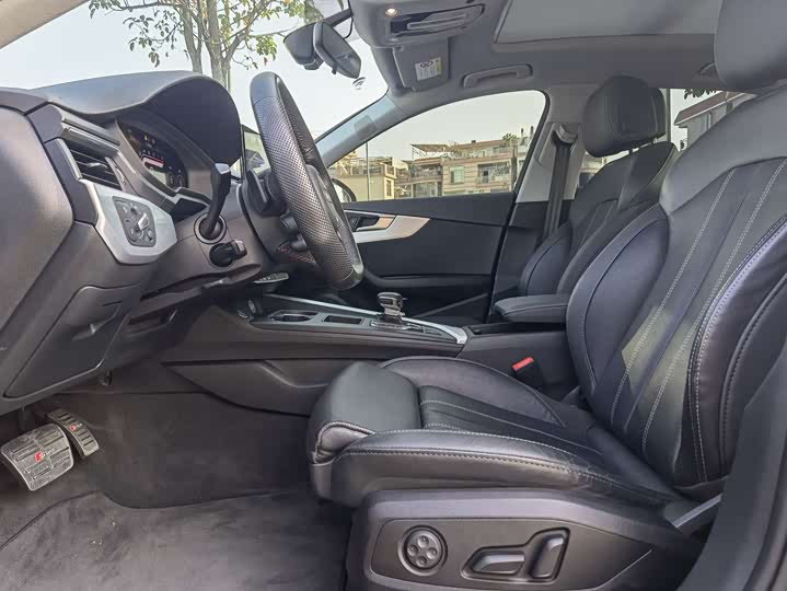 Фото 10 - Audi A4L