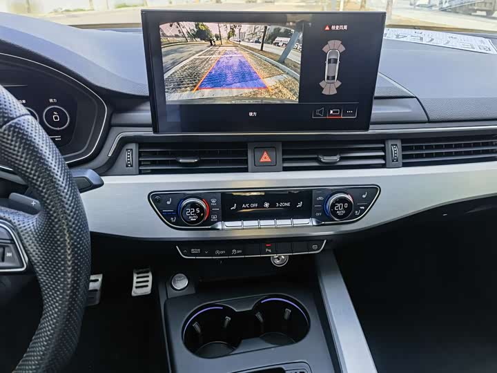 Фото 12 - Audi A4L