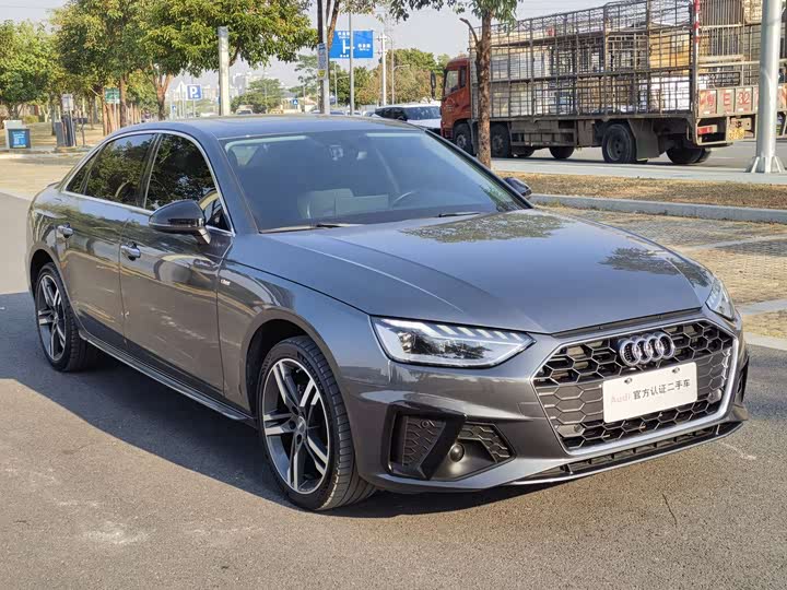 Фото 19 - Audi A4L