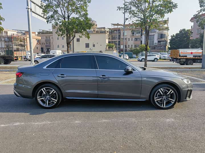 Фото 7 - Audi A4L