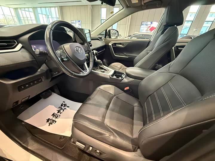 Фото 7 - Toyota Wildlander