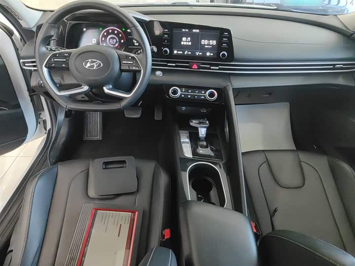 Фото 10 - Hyundai Elantra N line