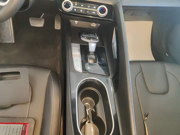 Фото 14 - Hyundai Elantra N line