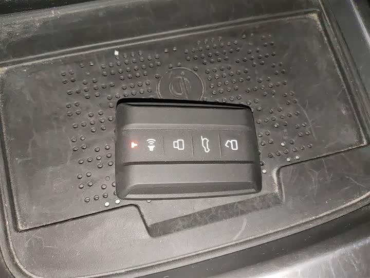 Фото 11 - Tank 300