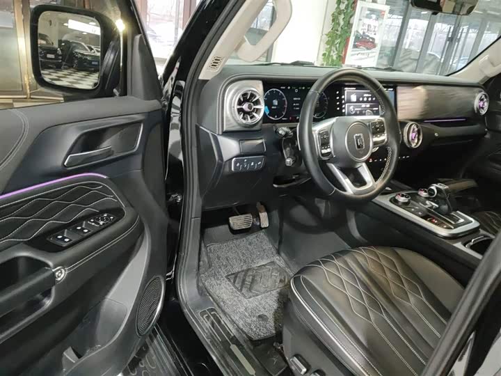 Фото 13 - Tank 300