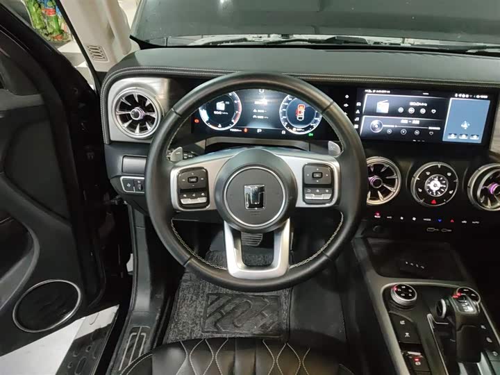 Фото 3 - Tank 300