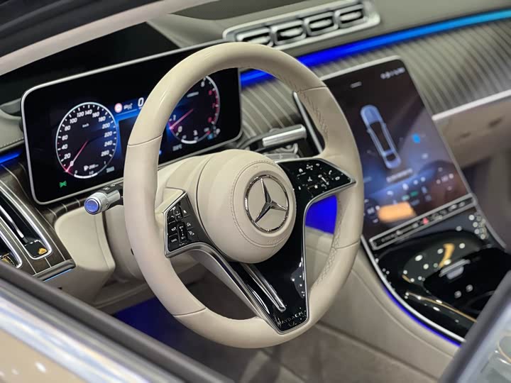 Фото 17 - Mercedes-Benz Maybach S-Class