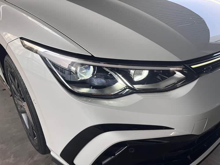 Фото 10 - Volkswagen Golf