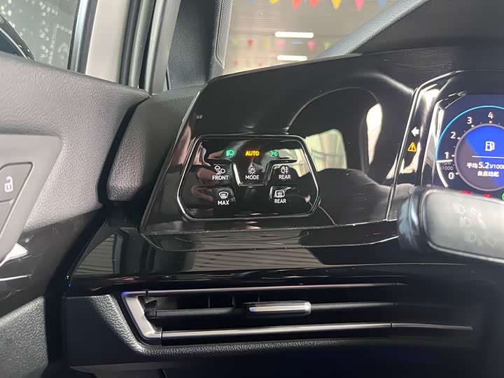 Фото 12 - Volkswagen Golf