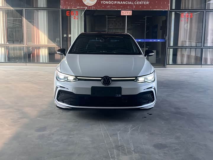 Фото 2 - Volkswagen Golf