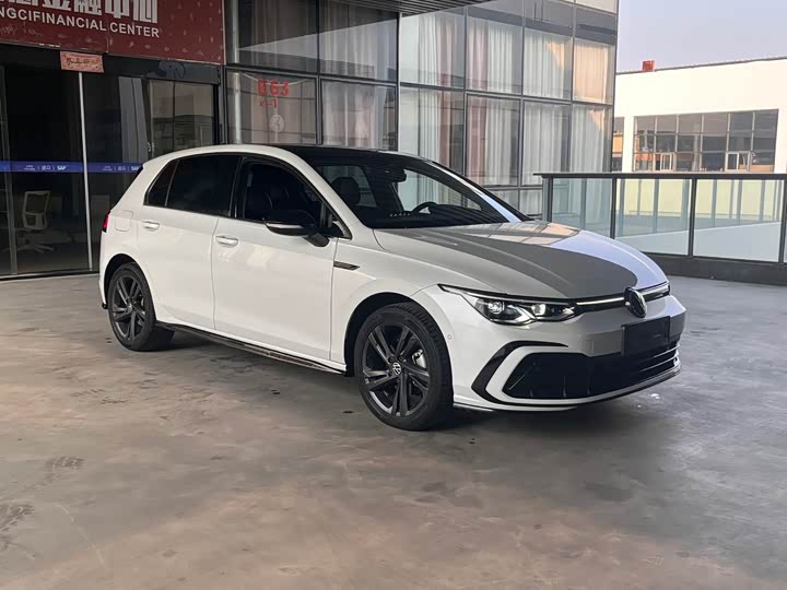 Фото 3 - Volkswagen Golf