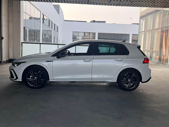 Фото 4 - Volkswagen Golf