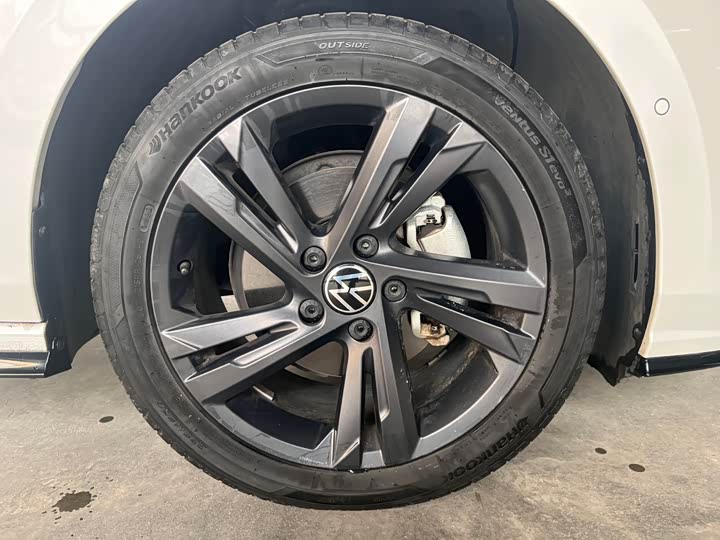 Фото 5 - Volkswagen Golf