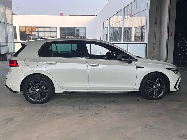 Фото 6 - Volkswagen Golf