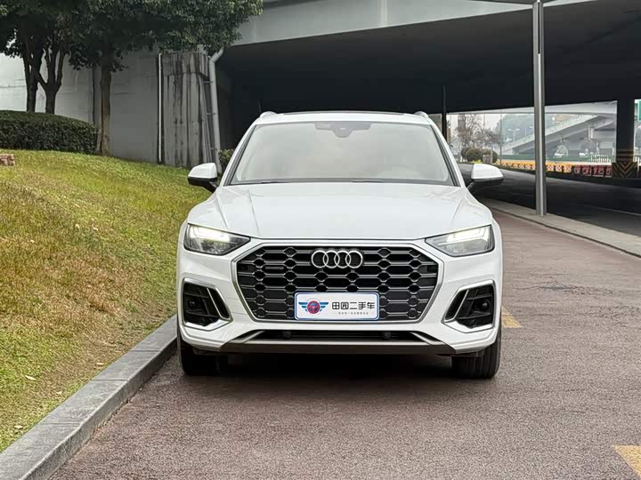 Фото 2 - Audi Q5L