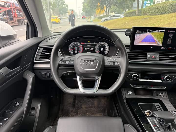 Фото 6 - Audi Q5L