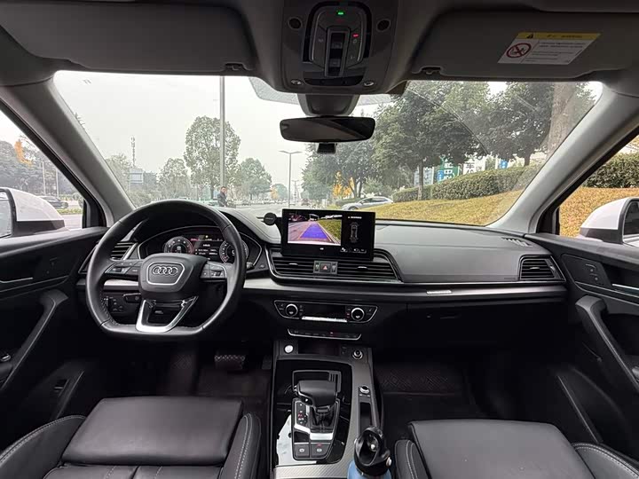 Фото 7 - Audi Q5L