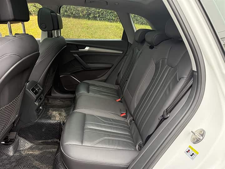 Фото 9 - Audi Q5L