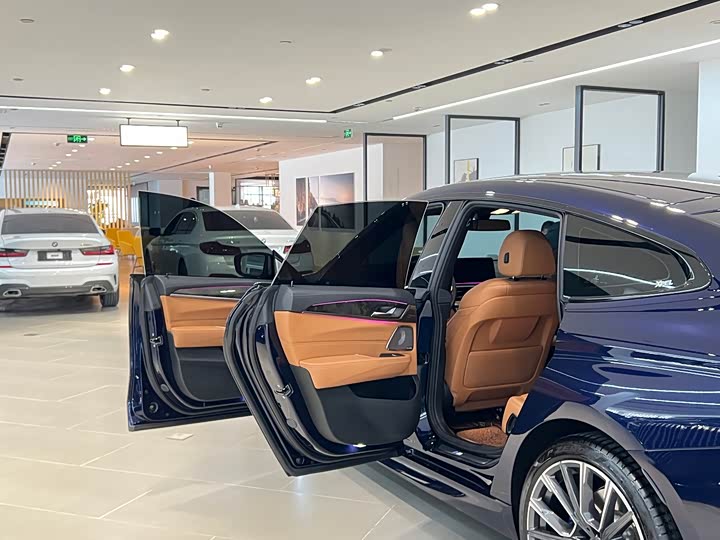 Фото 5 - BMW 6 Series GT