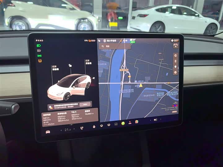 Фото 12 - Tesla Model 3