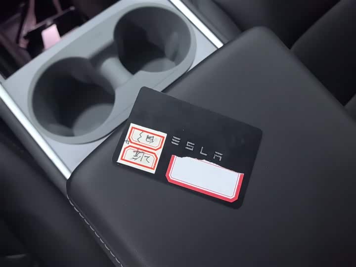 Фото 9 - Tesla Model 3