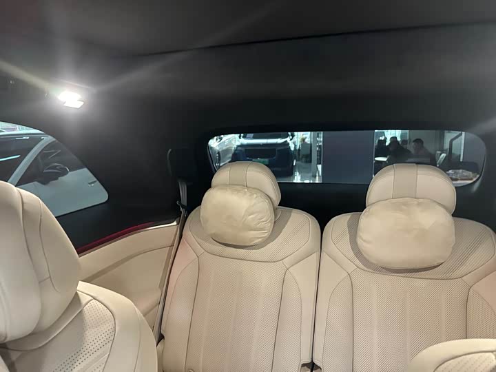 Фото 11 - Nio Onvo L90