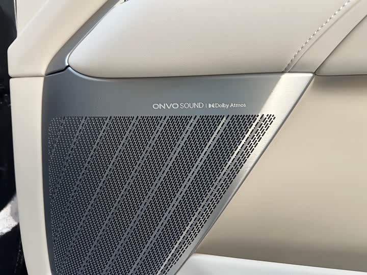 Фото 14 - Nio Onvo L90