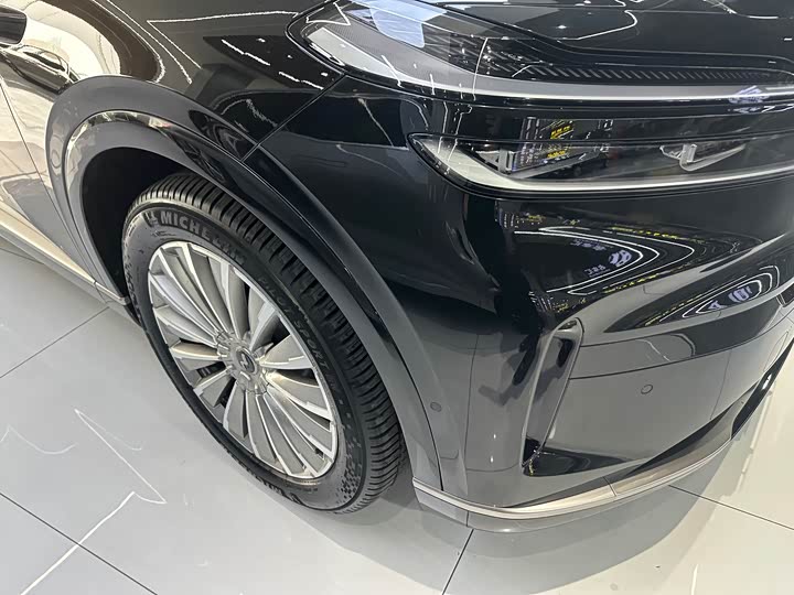 Фото 4 - Nio Onvo L90