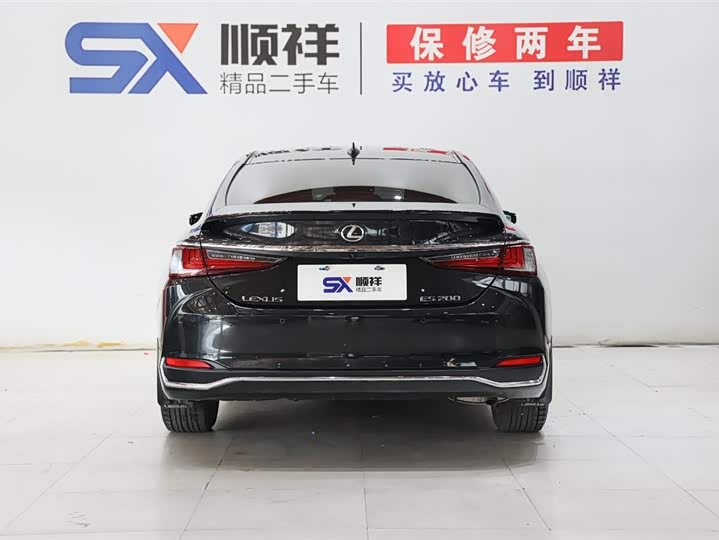 Фото 6 - Lexus ES