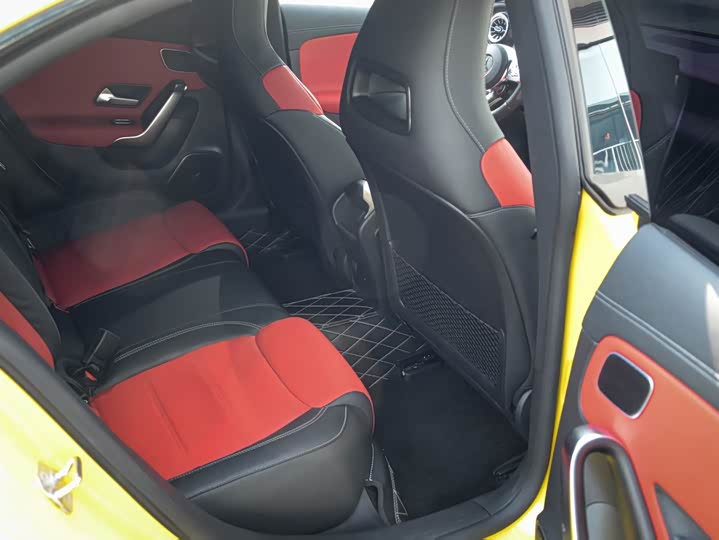 Фото 9 - Mercedes-Benz CLA-Class AMG