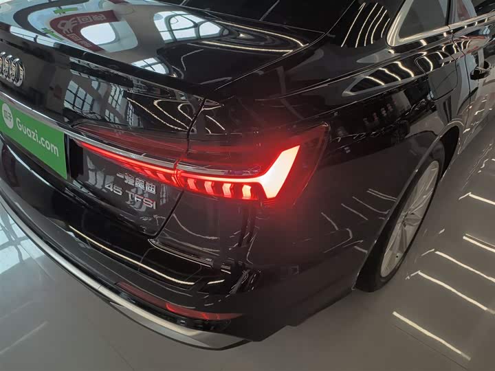 Фото 8 - Audi A6L